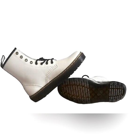 💚💚🌼NWOT DR.MARTENS WOMENS ZAVALA FLAT COMBAT CASUAL FALL WINTER BOOT - Picture 4 of 11